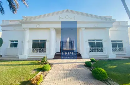 Compound - 4 Bedrooms - 5 Bathrooms for rent in Saar - Northern Governorate