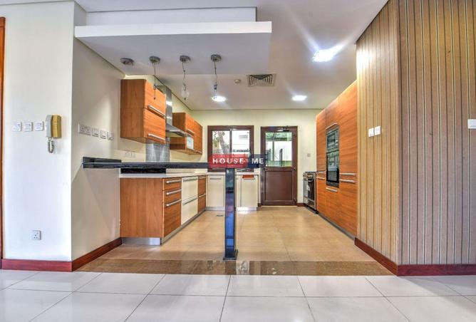 962048 - Property Image 2