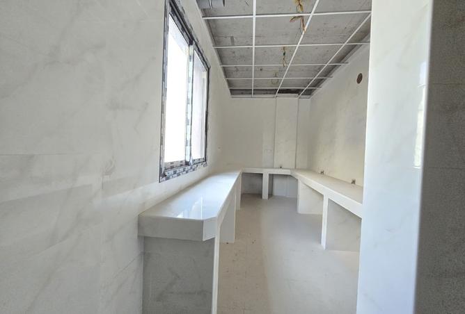 962414 - Property Image 2