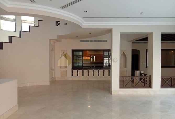 962740 - Property Image 2