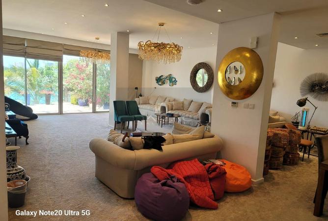 963206 - Property Image 3