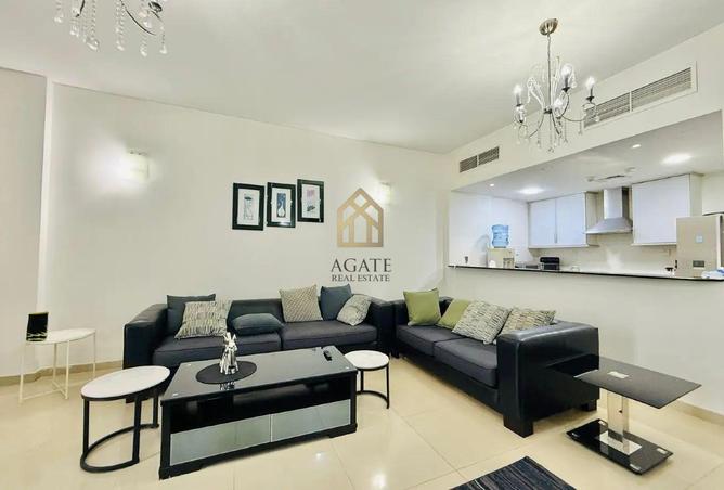 982127 - Property Image 2