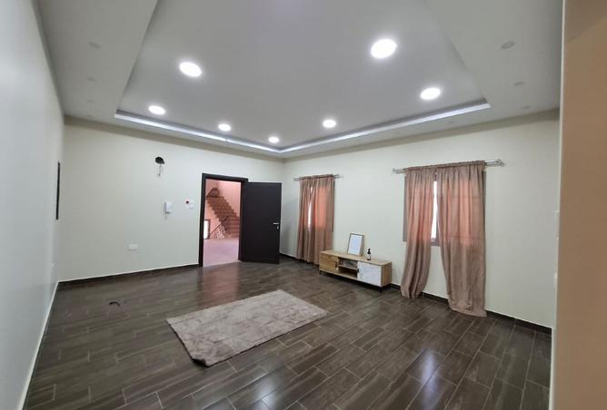 964246 - Property Image 2