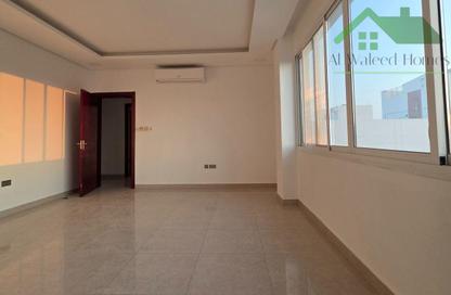 Apartment - 3 Bedrooms - 4 Bathrooms for rent in Hidd - Muharraq Governorate