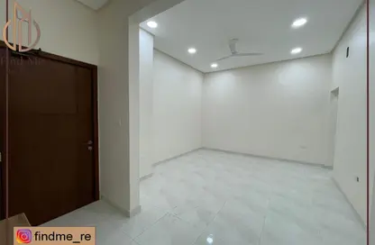 Apartment - 3 Bedrooms - 2 Bathrooms for rent in Tubli - Central Governorate