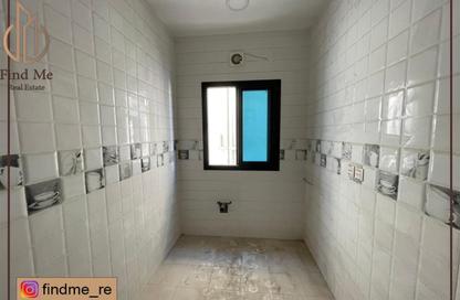 Apartment - 3 Bedrooms - 3 Bathrooms for rent in Sanabis - Manama - Capital Governorate