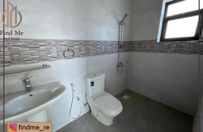 Apartment - 2 Bedrooms - 2 Bathrooms for rent in Sanabis - Manama - Capital Governorate