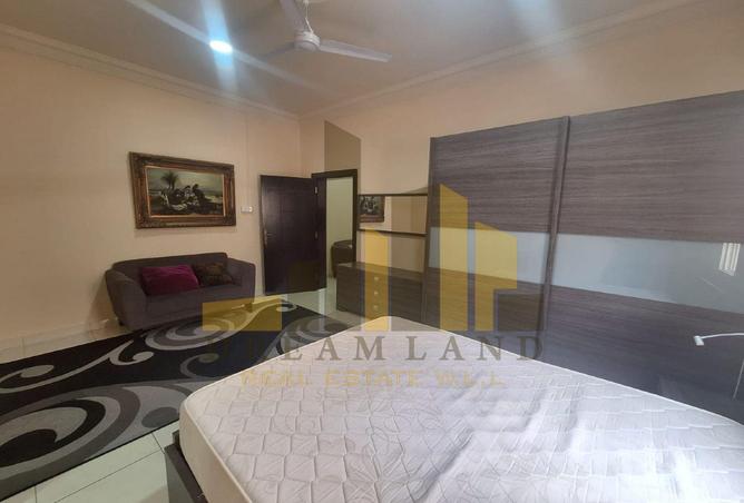 988781 - Property Image 2