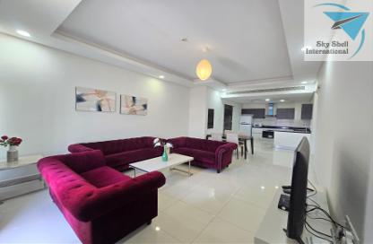 Apartment - 2 Bedrooms - 2 Bathrooms for rent in Sanabis - Manama - Capital Governorate