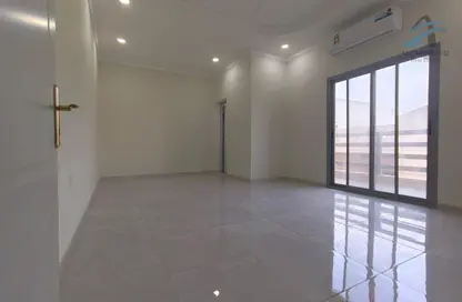 شقة - 4 غرف نوم - 5 حمامات للبيع في الحد - المحرق