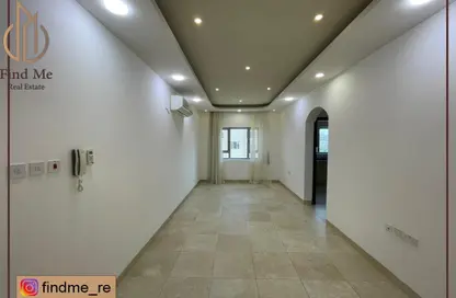 Apartment - 2 Bedrooms - 2 Bathrooms for rent in Hidd - Muharraq Governorate