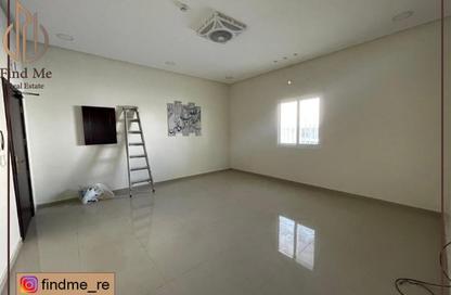 Apartment - 2 Bedrooms - 2 Bathrooms for rent in Tubli - Central Governorate