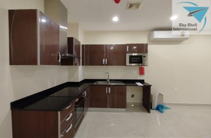 Apartment - 2 Bedrooms - 2 Bathrooms for rent in Al Burhama - Manama - Capital Governorate