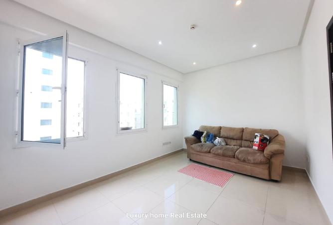 970573 - Property Image 2