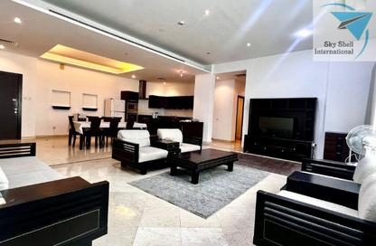 Apartment - 2 Bedrooms - 3 Bathrooms for rent in Al Juffair - Capital Governorate