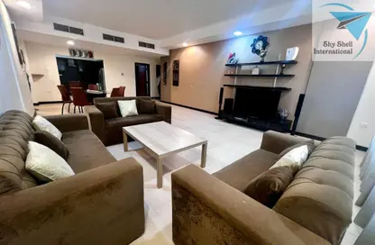 Apartment - 2 Bedrooms - 3 Bathrooms for rent in Al Juffair - Capital Governorate