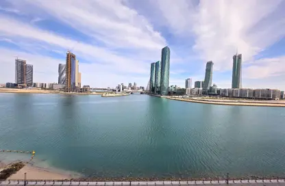 Apartment - 3 Bedrooms - 5 Bathrooms for rent in Reef Island - Capital Governorate