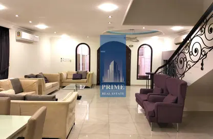 فيلا - 5 غرف نوم - 7 حمامات للايجار في الحد - المحرق