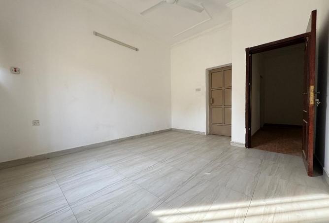 972233 - Property Image 2