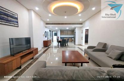 Apartment - 2 Bedrooms - 3 Bathrooms for rent in Al Juffair - Capital Governorate