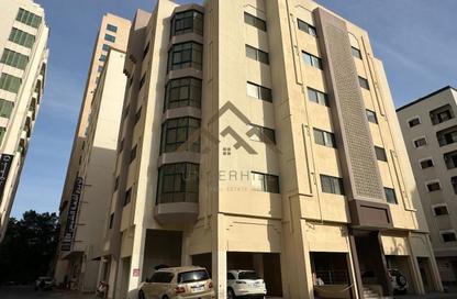 عمارة بالكامل - استوديو - 8 حمامات للبيع في شارع المعارض - الحورة - محافظة العاصمة
