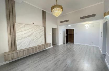 Apartment - 2 Bedrooms - 3 Bathrooms for sale in Sanabis - Manama - Capital Governorate