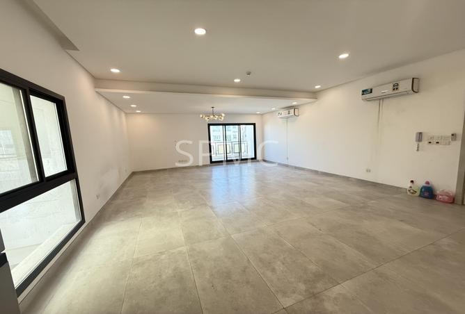 994363 - Property Image 2