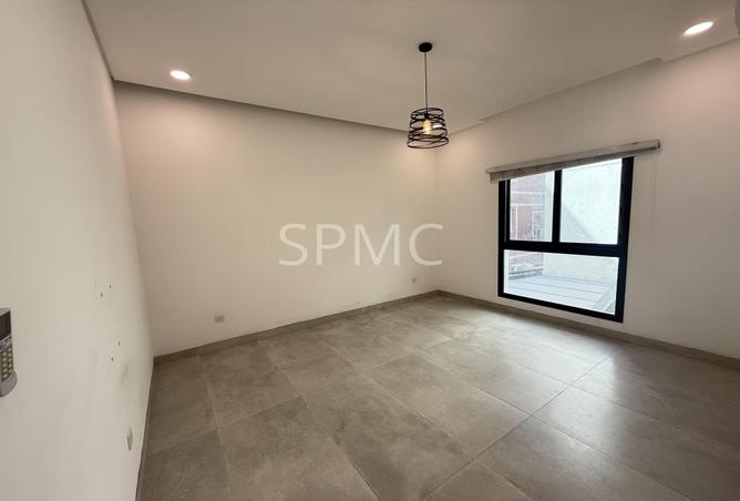 994363 - Property Image 3