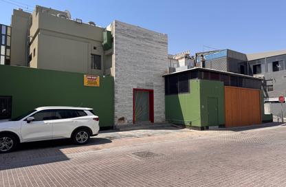 Retail - Studio - 3 Bathrooms for rent in Gudaibiya - Manama - Capital Governorate