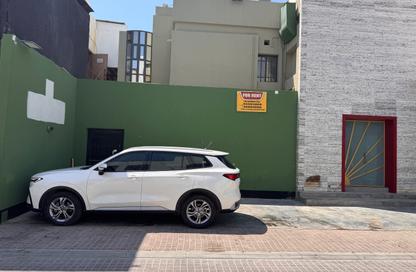 Retail - Studio - 3 Bathrooms for rent in Gudaibiya - Manama - Capital Governorate