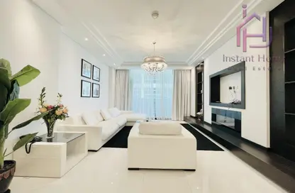 Apartment - 3 Bedrooms - 4 Bathrooms for rent in Al Juffair - Capital Governorate