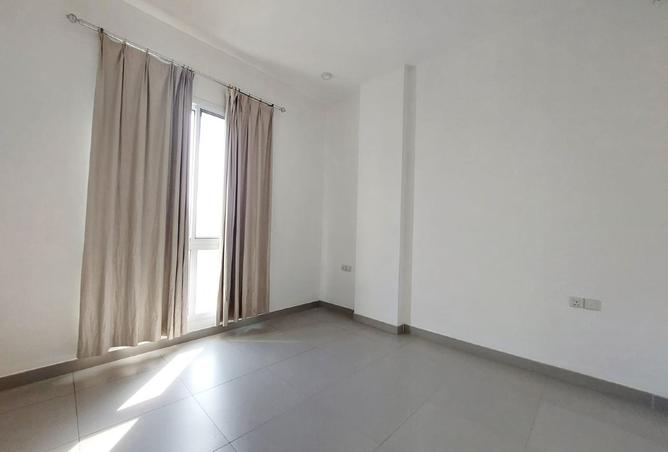 987615 - Property Image 2