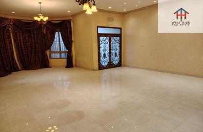 Villa - 5 Bedrooms - 7+ Bathrooms for rent in Busaiteen - Muharraq Governorate