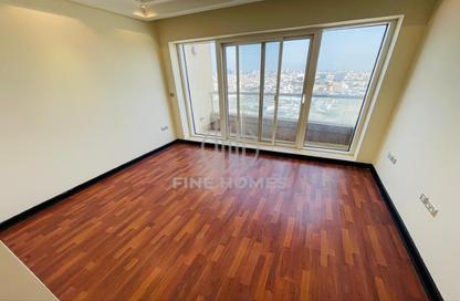 Apartment - 3 - 4 for rent in Abraj Al Lulu - Manama - Capital Governorate