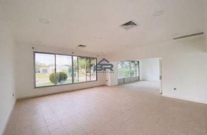 Compound - 3 Bedrooms - 3 Bathrooms for rent in Saar - Northern Governorate