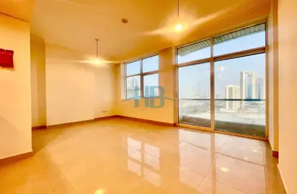 Apartment - 2 Bedrooms - 3 Bathrooms for sale in Sanabis - Manama - Capital Governorate