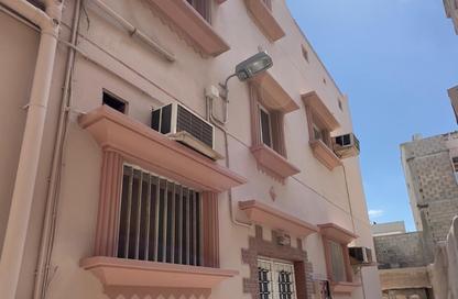 عمارة بالكامل - 8 غرف نوم - 8 حمامات للبيع في الحد - المحرق