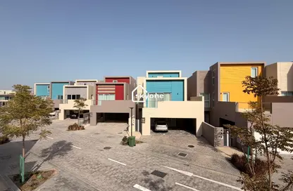 Penthouse - 3 Bedrooms - 4 Bathrooms for rent in Reef Island - Capital Governorate