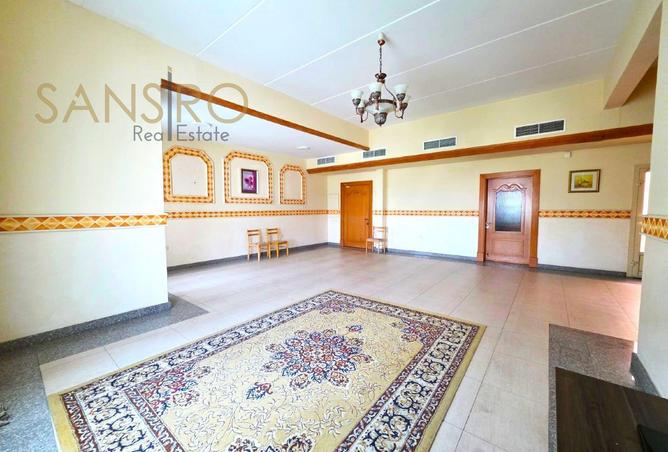 1002072 - Property Image 3