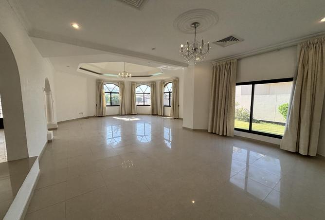 995392 - Property Image 3