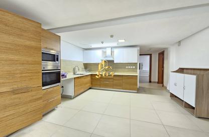 Apartment - 2 Bedrooms - 3 Bathrooms for rent in Al Juffair - Capital Governorate