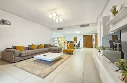 Apartment - 2 Bedrooms - 3 Bathrooms for rent in Al Juffair - Capital Governorate
