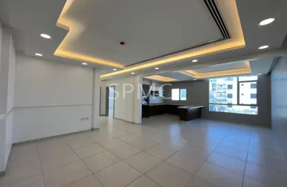 Apartment - 2 Bedrooms - 2 Bathrooms for rent in Maqabah - Northern Governorate Apartment - 2 Bedrooms - 2 Bathrooms for rent in Maqabah - Northern Governorate