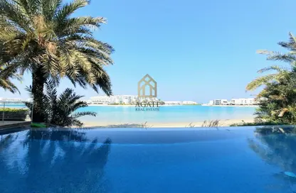 فيلا - 4 غرف نوم - 6 حمامات للايجار في شارع أمواج - أمواج - المحرق