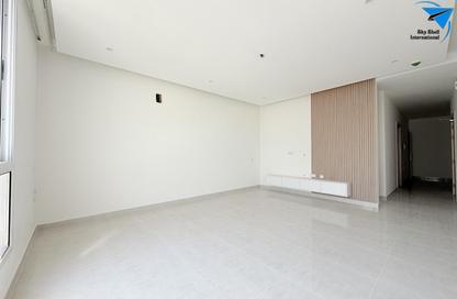 Apartment - 2 - 3 for rent in Hidd - Muharraq Governorate
