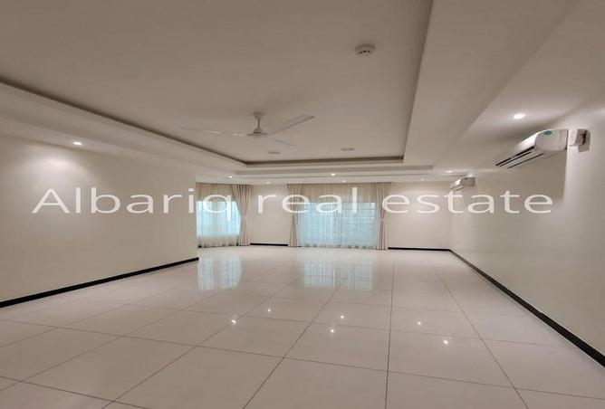 54318373 - Property Image 2