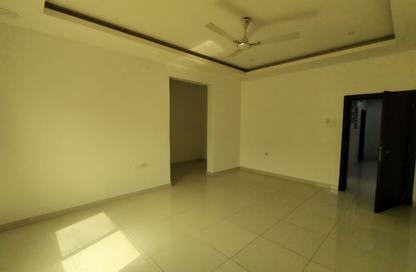 Apartment - 2 Bedrooms - 2 Bathrooms for rent in Busaiteen - Muharraq Governorate