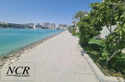 Villa - 4 - 5 for sale in Amwaj Islands - Muharraq Governorate