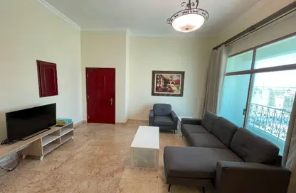 Apartment - 2 Bedrooms - 2 Bathrooms for rent in Mahooz - Manama - Capital Governorate