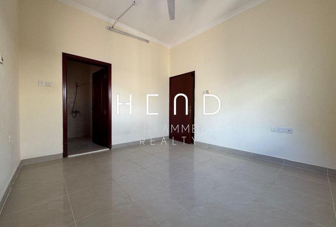 990172 - Property Image 2